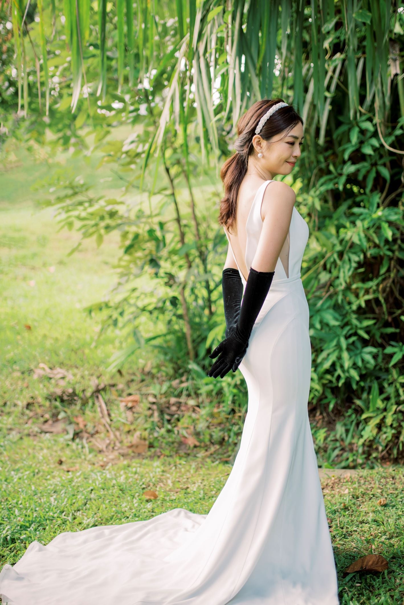 Rosalind Plunging V-neck Fit n Flare Mermaid Wedding Dress | Low Open back with Fit n' Flare and Trumpet Skirt | Bone and Grey Bridal | Minimal wedding dresses online Canada Singapore USA