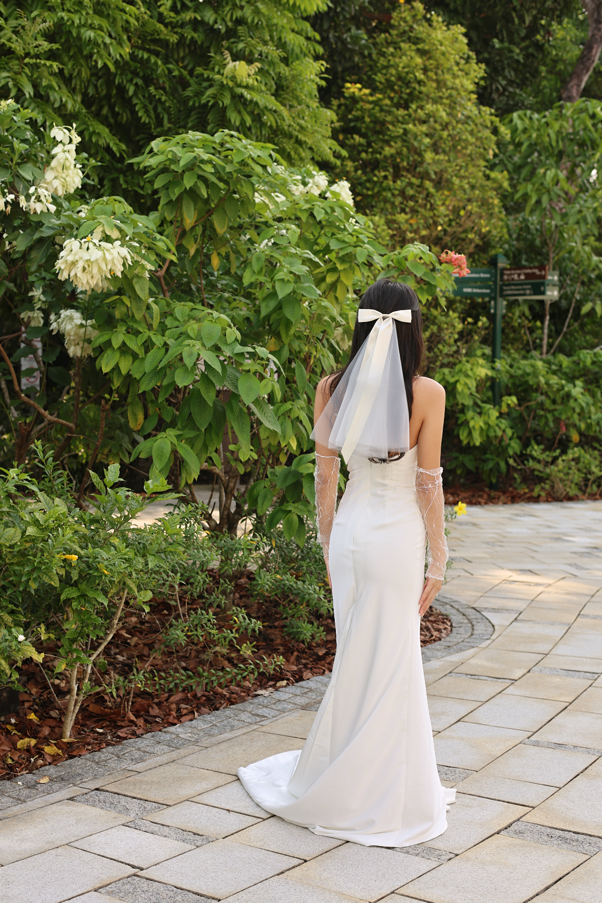 Judy Short Satin Veil with Bow | Bone and Grey Bridal Accessories | Wedding Veils Online Singapore Canada US Fast-Shipping Veils for Brides Judy Short Satin Veil with Bow | Bone and Grey Bridal Accessories | Wedding Veils Online Singapore Canada US Fast-Shipping Veils for Brides